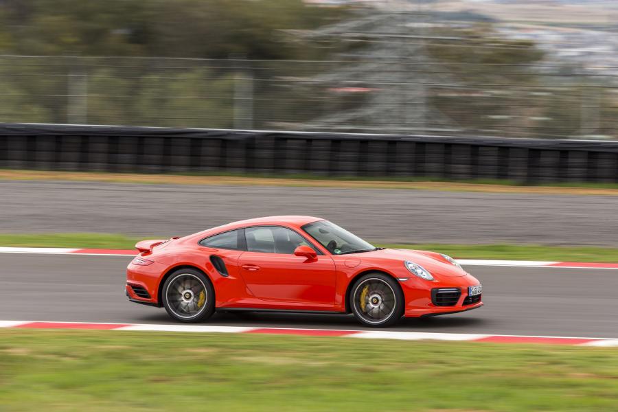  Porsche 911 Turbo S Coupe 2016 года  (WW) (фото 9 из 30)